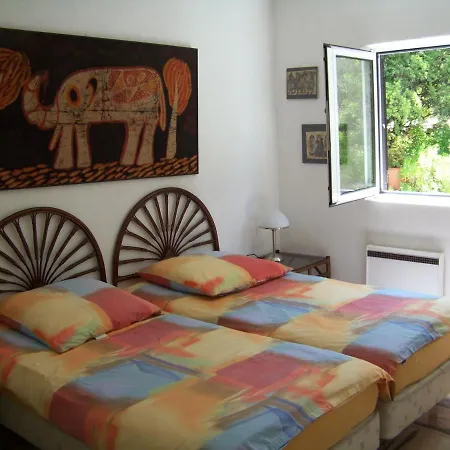 Villa Castelo Do Mar, 3 Bedroom With Private Pool In Large Garden, 400m To And Close To Village Carvoeiro (Lagoa)
