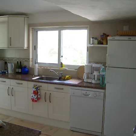 Castelo Do Mar, 3 Bedroom With Private Pool In Large Garden, 400m To And Close To Village * 카르보에이루