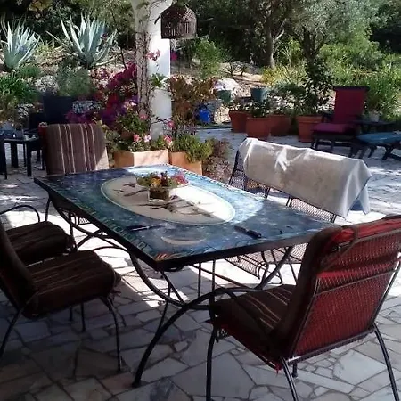 Castelo Do Mar, 3 Bedroom With Private Pool In Large Garden, 400m To And Close To Village Villa *