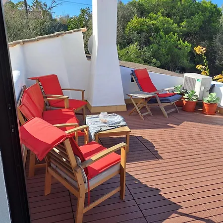 别墅 Castelo Do Mar, 3 Bedroom With Private Pool In Large Garden, 400m To And Close To Village