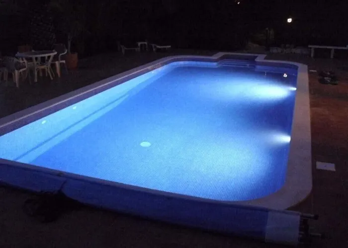Castelo Do Mar, 3 Bedroom With Private Pool In Large Garden, 400m To And Close To Village