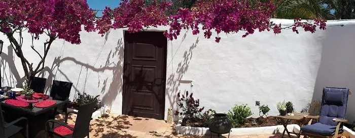 Castelo Do Mar, 3 Bedroom With Private Pool In Large Garden, 400m To And Close To Village 빌라 카르보에이루