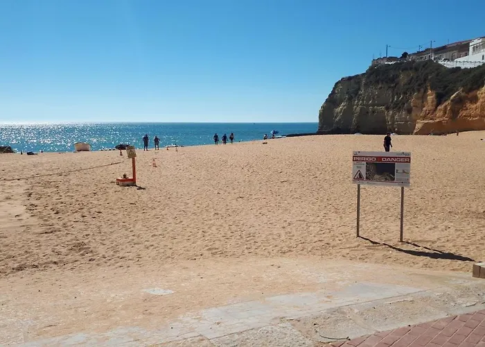 Castelo Do Mar, 3 Bedroom With Private Pool In Large Garden, 400m To And Close To Village *