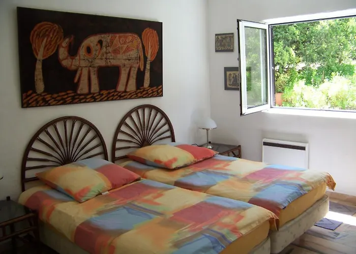 빌라 Castelo Do Mar, 3 Bedroom With Private Pool In Large Garden, 400m To And Close To Village 카르보에이루
