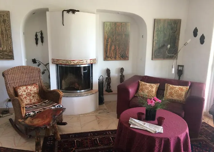 Castelo Do Mar, 3 Bedroom With Private Pool In Large Garden, 400m To And Close To Village 빌라 카르보에이루
