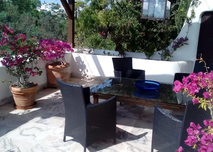 Castelo Do Mar, 3 Bedroom With Private Pool In Large Garden, 400m To And Close To Village 카르보에이루