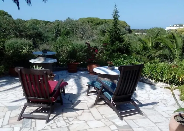 빌라 Castelo Do Mar, 3 Bedroom With Private Pool In Large Garden, 400m To And Close To Village *