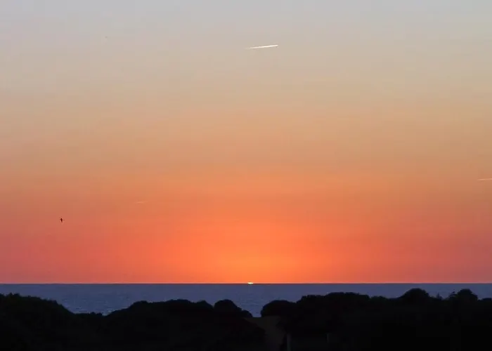 빌라 Castelo Do Mar, 3 Bedroom With Private Pool In Large Garden, 400m To And Close To Village *