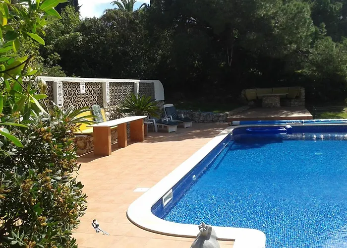 Castelo Do Mar, 3 Bedroom With Private Pool In Large Garden, 400m To And Close To Village * 카르보에이루