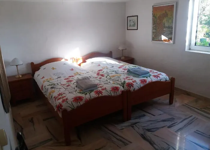 Castelo Do Mar, 3 Bedroom With Private Pool In Large Garden, 400m To And Close To Village 카르보에이루