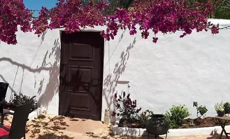 Castelo Do Mar, 3 Bedroom With Private Pool In Large Garden, 400m To And Close To Village Villa Carvoeiro
